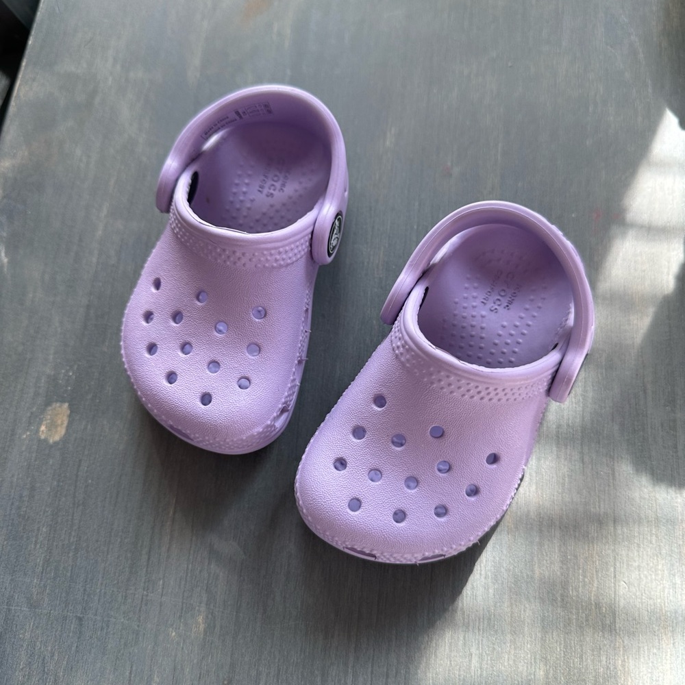 Baby crocs size 4